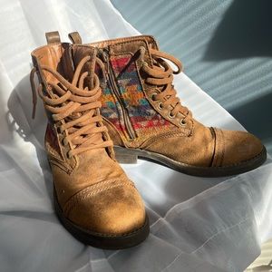 7.5 brown Aztec patterned colorful booties